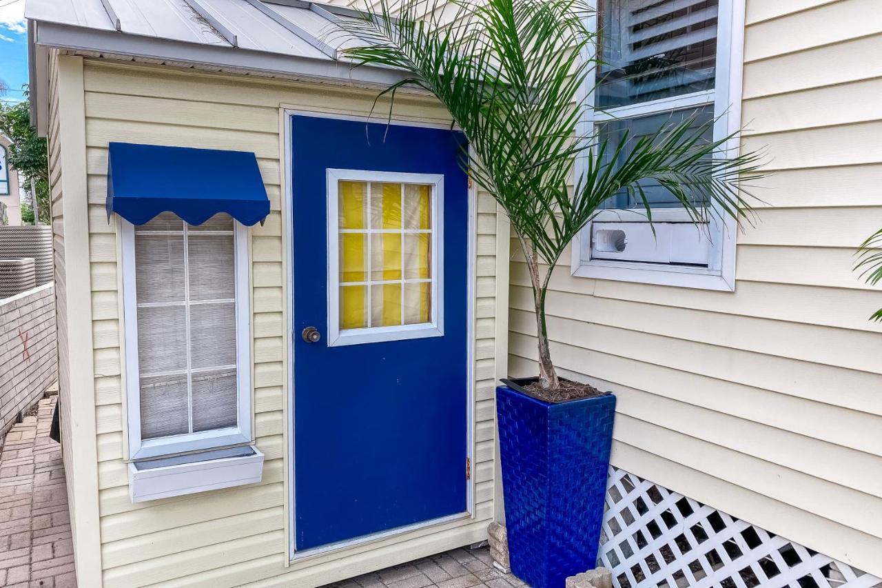 Sol Mate Beach Cottage St. Pete Beach Exterior photo
